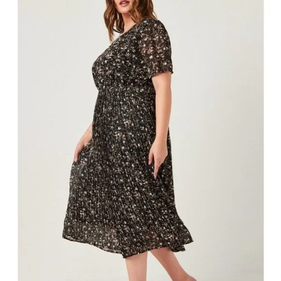 Hayden Pleated Black Floral Printed Short Sleeve Midi Dress. NWT! Sz 2X - Picture 3 of 11